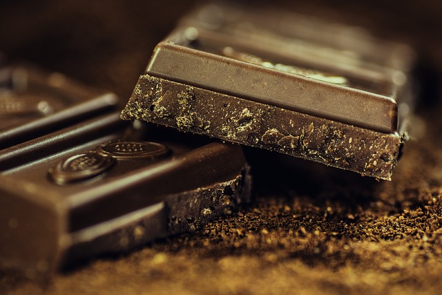 Jak się robi gorzką czekoladę?