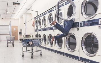 Co zrobić gdy pranie śmierdzi stęchlizną?